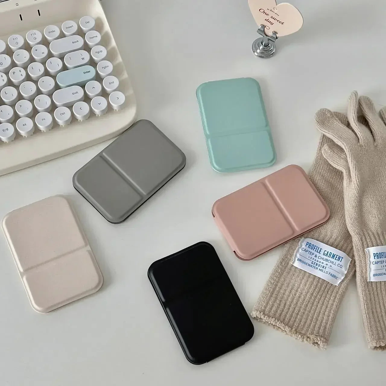 Зеркало кожаного макияжа ПУ - Элегантное рукоятное зеркало для путешествий и повседневного использования